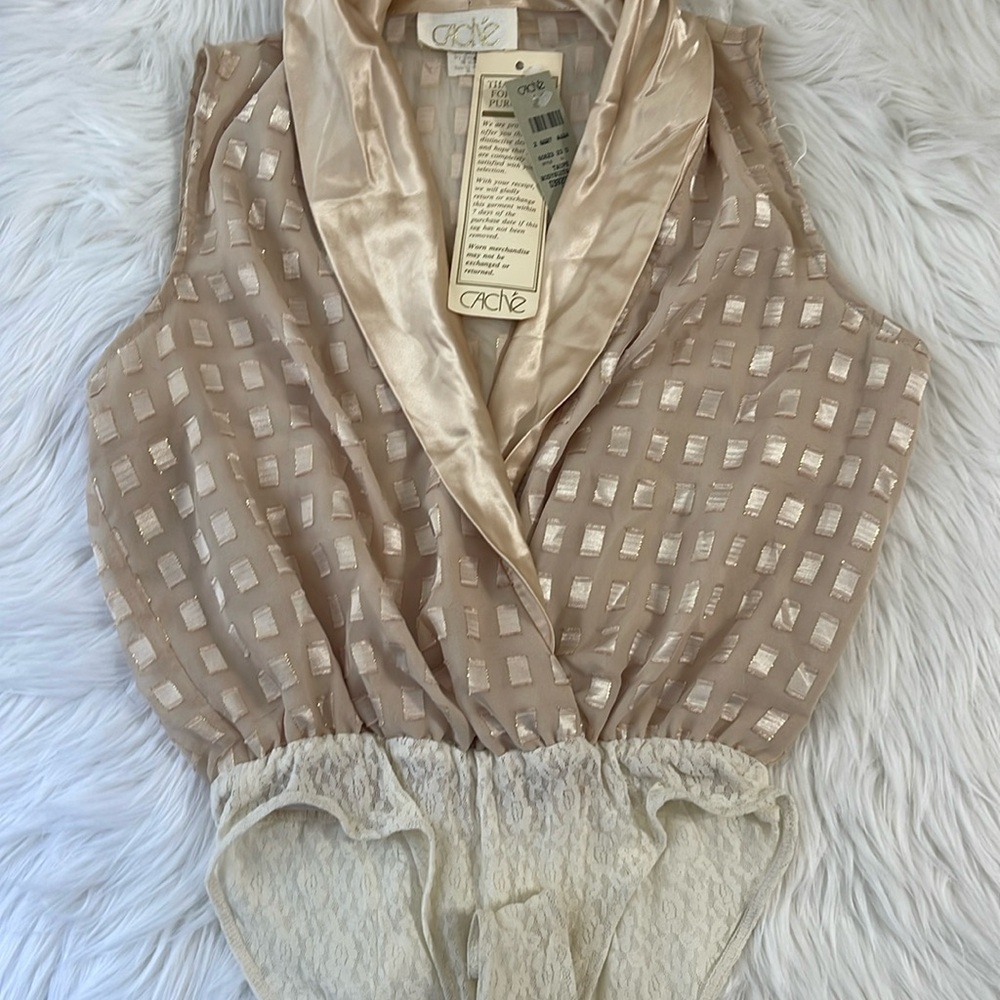 Cache bodysuit NWT